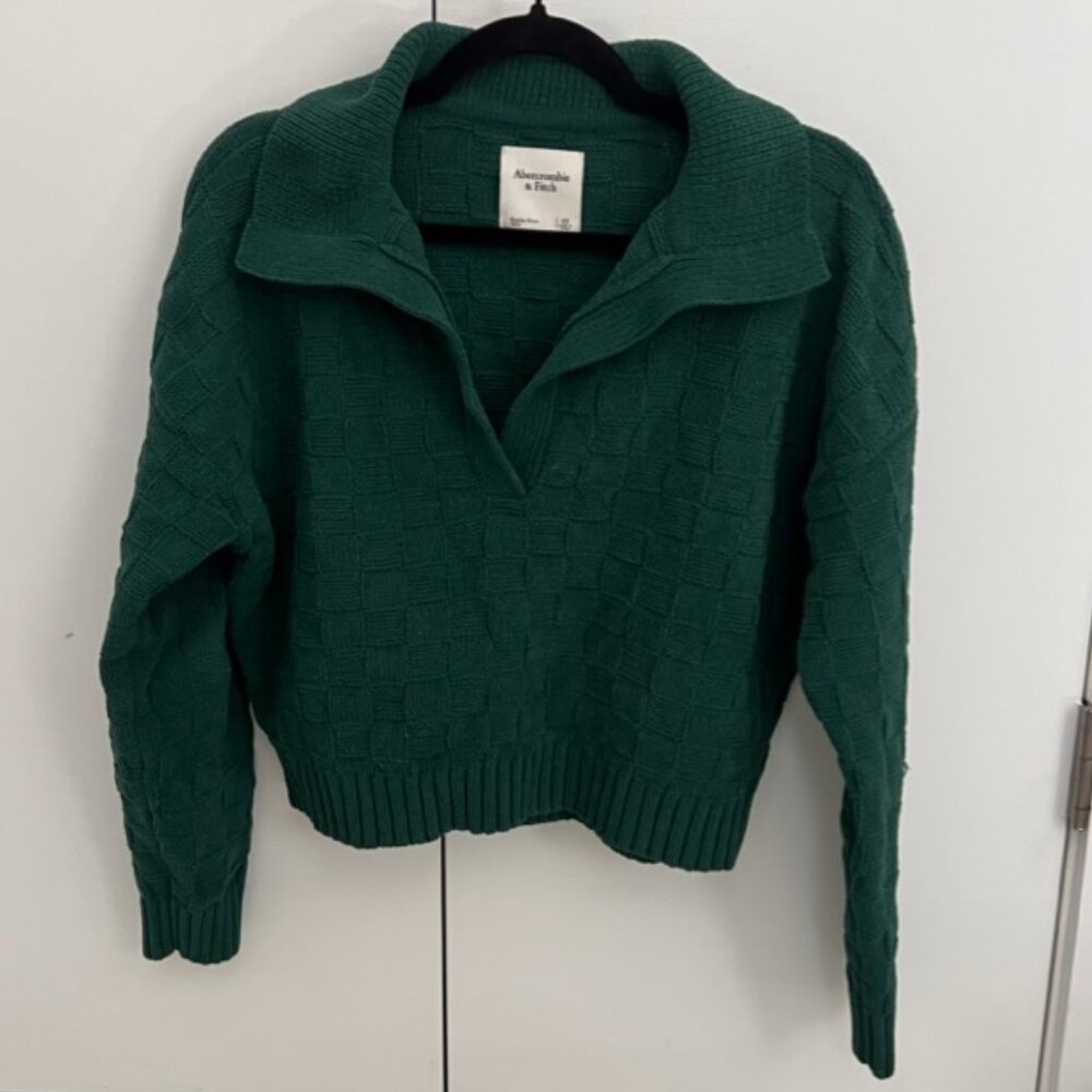 Abercrombie & Fitch Green Checkerboard Stitch Notch-Neck Sweater